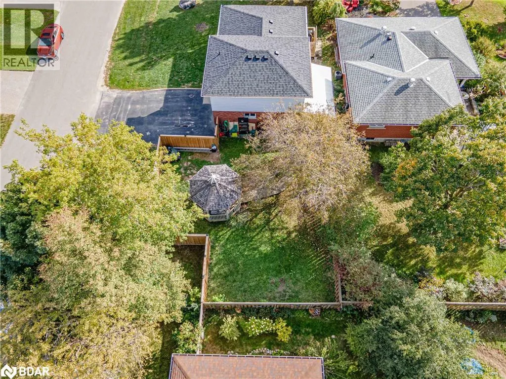 28 GIBBARD Crescent