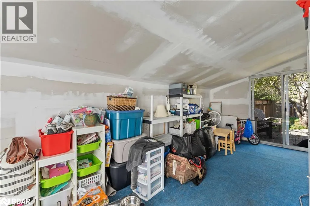 28 GIBBARD Crescent