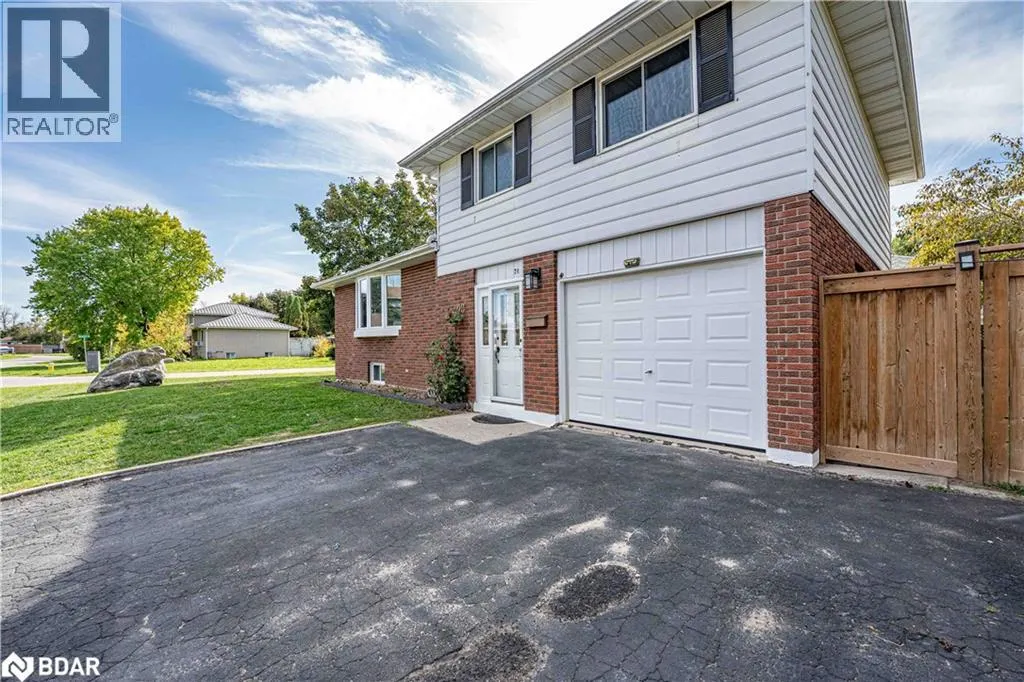 28 GIBBARD Crescent