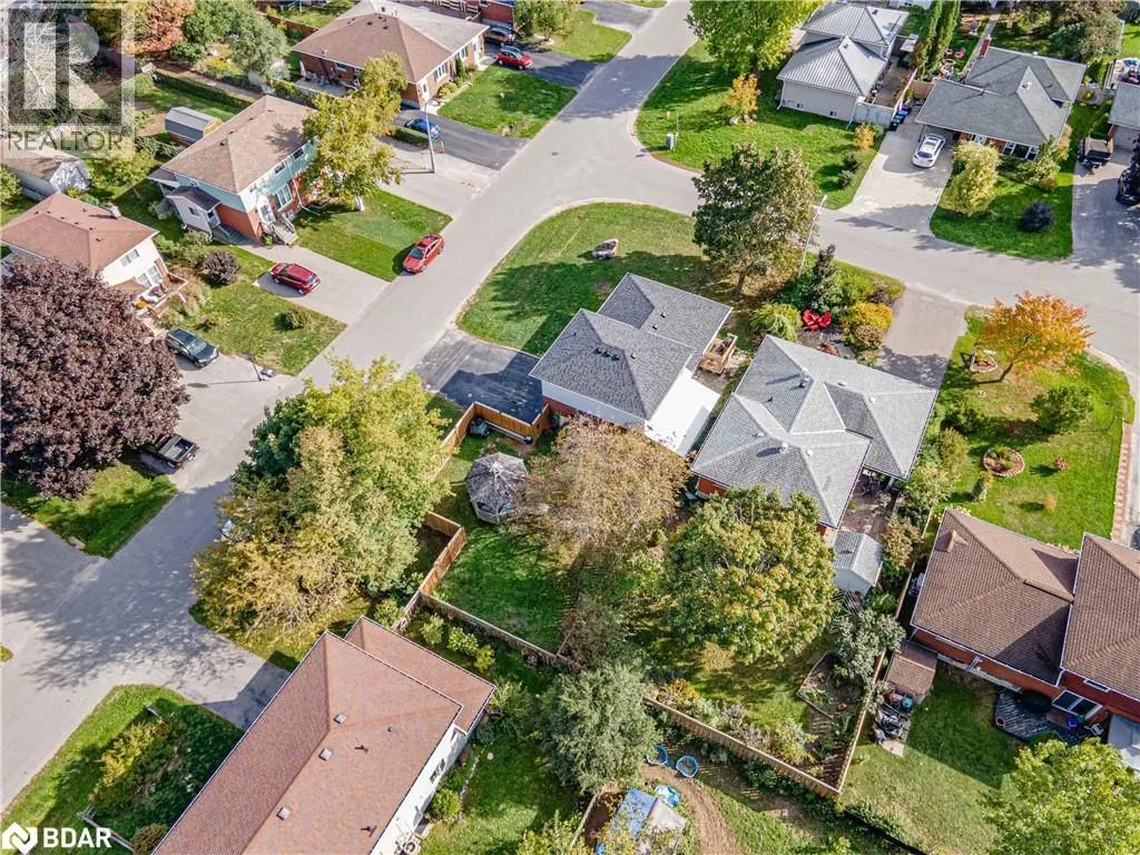 28 GIBBARD Crescent