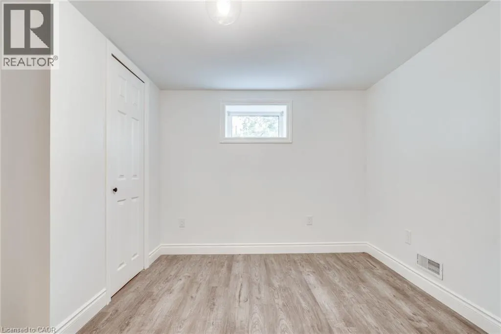 236 FERNWOOD Crescent Unit# 2, #2