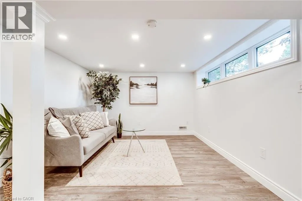 236 FERNWOOD Crescent Unit# 2, #2