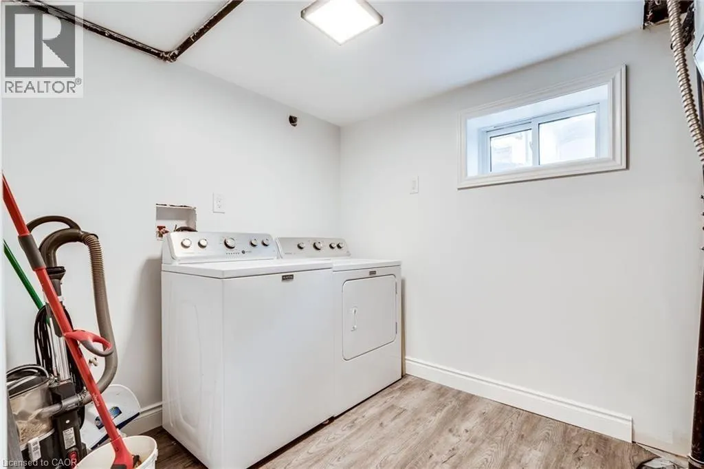 236 FERNWOOD Crescent Unit# 2, #2