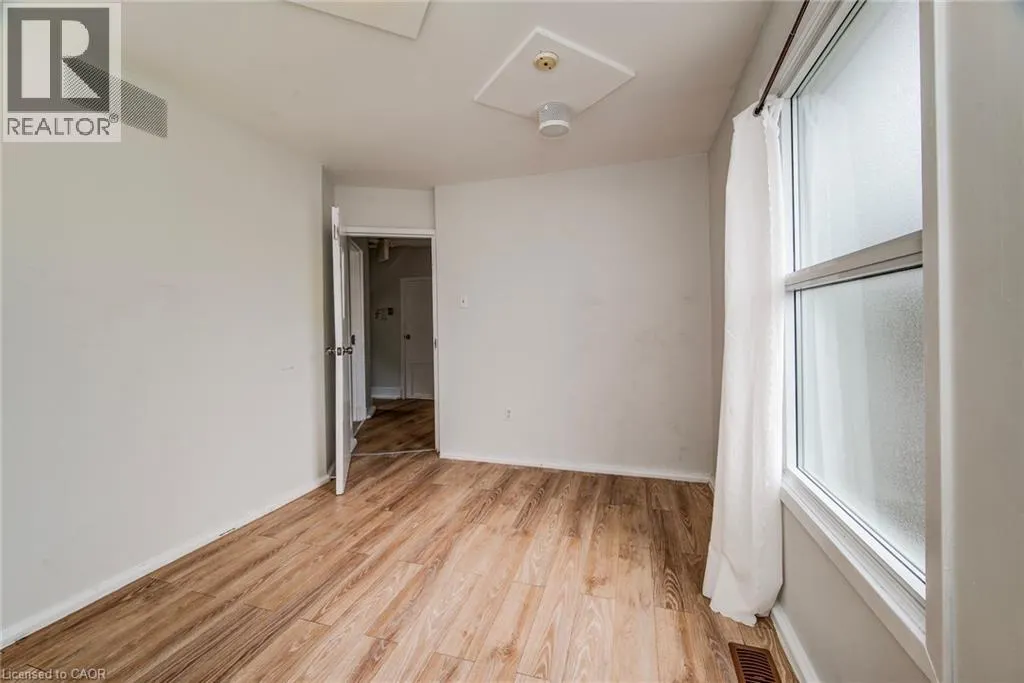 19 SCHNEIDER Avenue