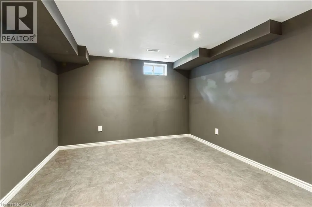 17 DENNIS Drive