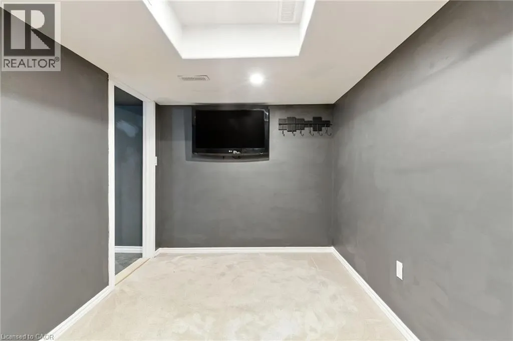 17 DENNIS Drive