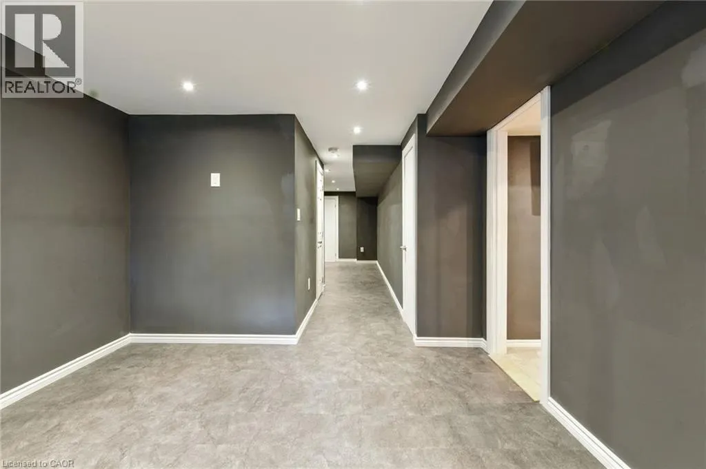 17 DENNIS Drive