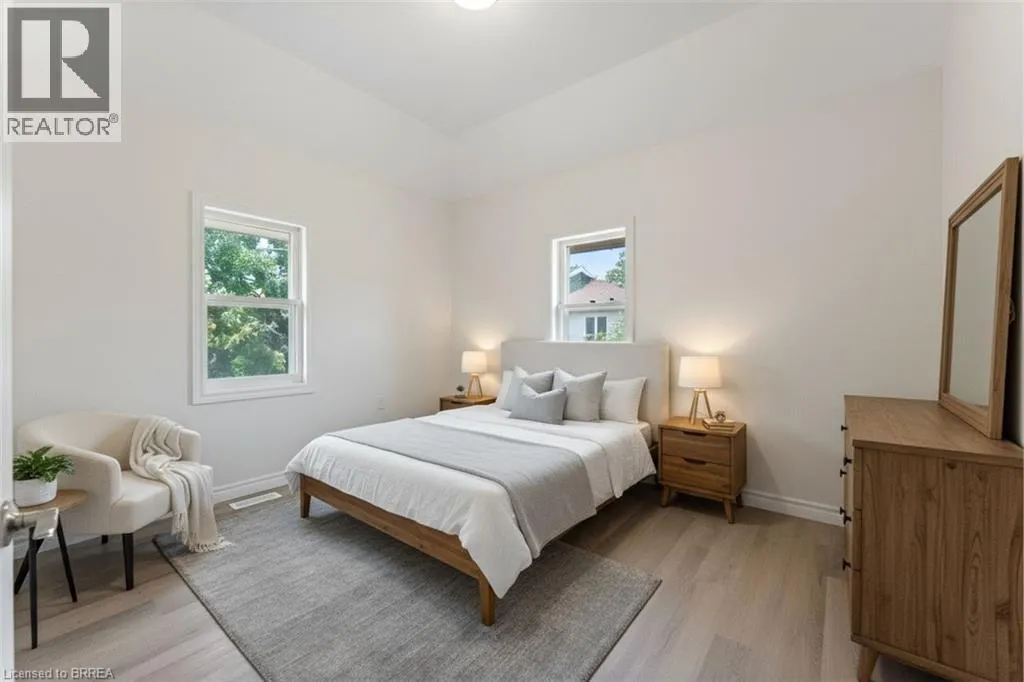 150 ELGIN Street Unit# UPPER, #UPPER