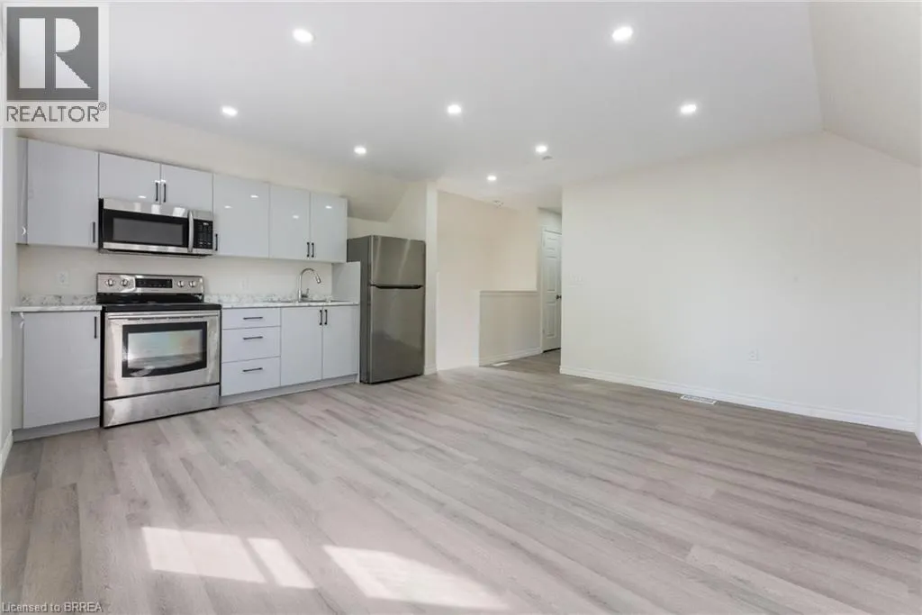 150 ELGIN Street Unit# UPPER, #UPPER