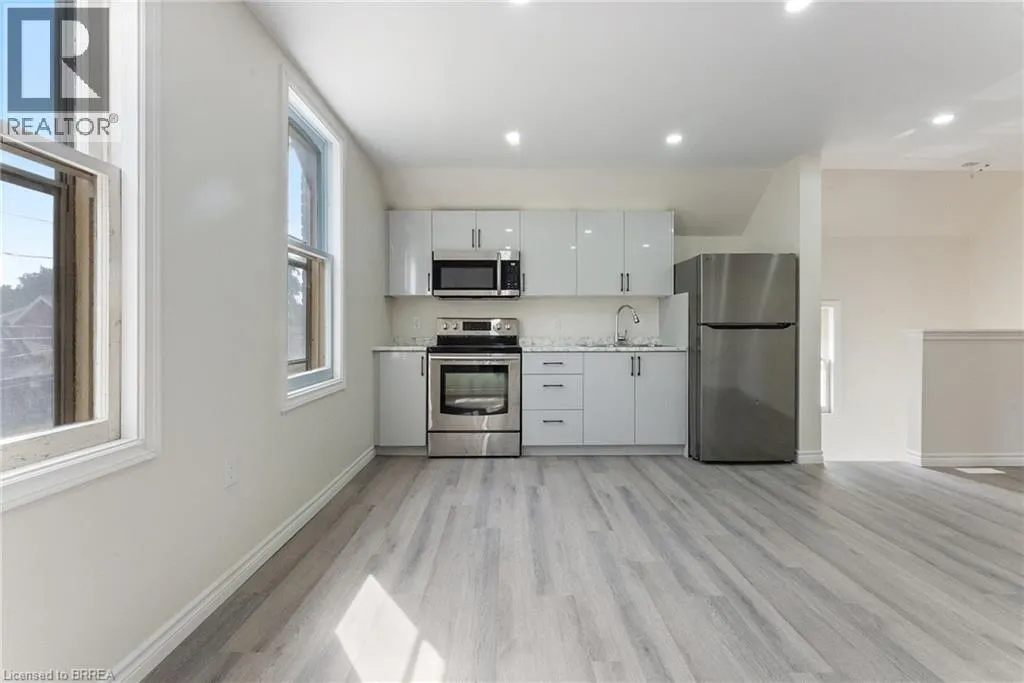 150 ELGIN Street Unit# UPPER, #UPPER