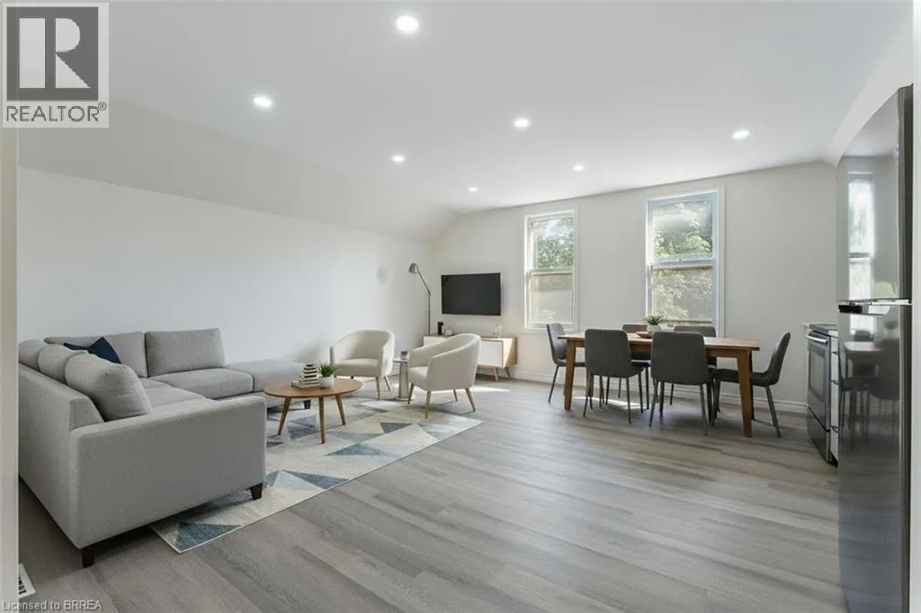 150 ELGIN Street Unit# UPPER, #UPPER