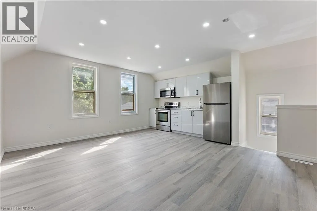 150 ELGIN Street Unit# UPPER, #UPPER