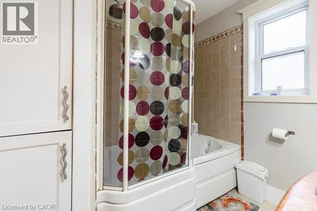 27 DROMORE Crescent