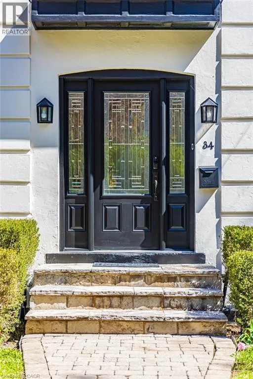 34 AMELIA Street