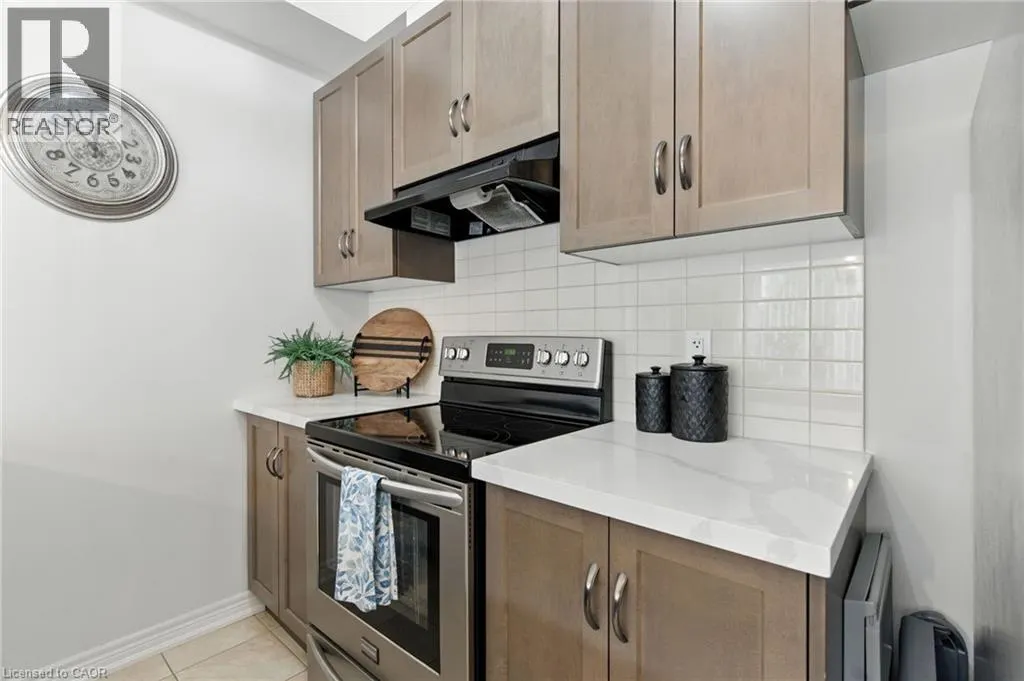 377 GLANCASTER Road Unit# 24, #24