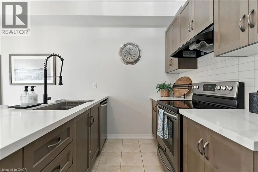 377 GLANCASTER Road Unit# 24, #24