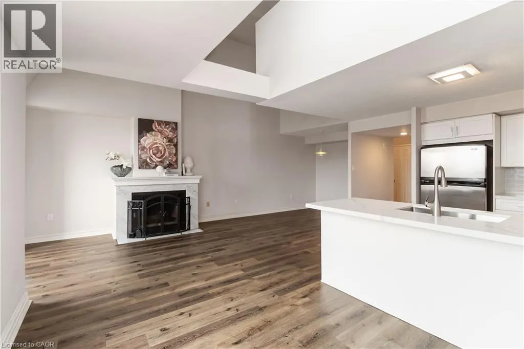 221 ROBINSON Street Unit# 403, #403