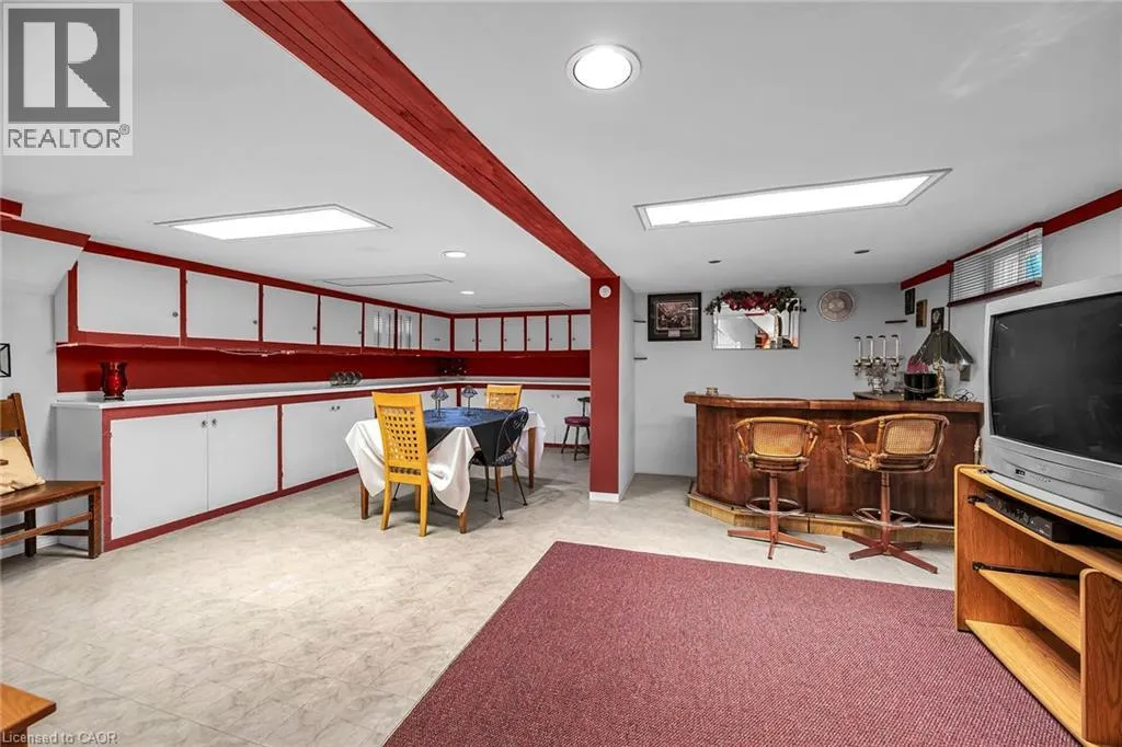 27 PARADISE Road N