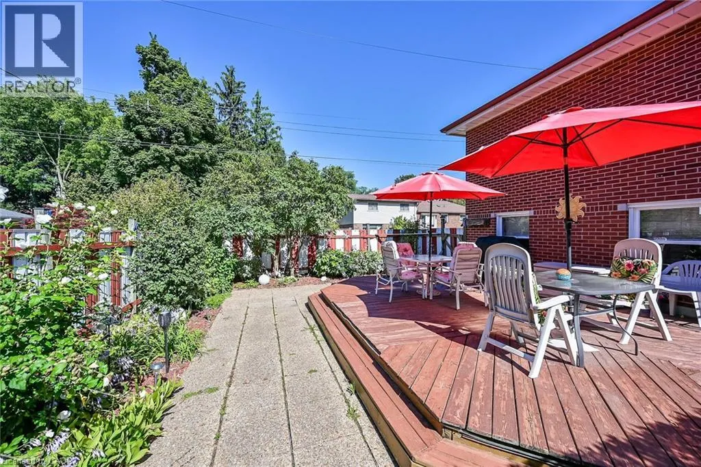 27 PARADISE Road N