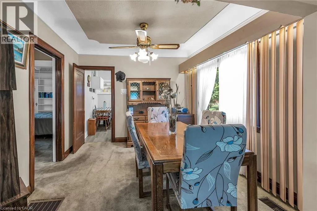 27 PARADISE Road N