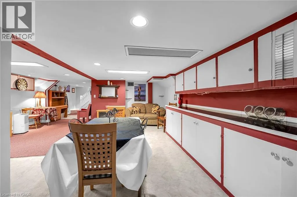 27 PARADISE Road N