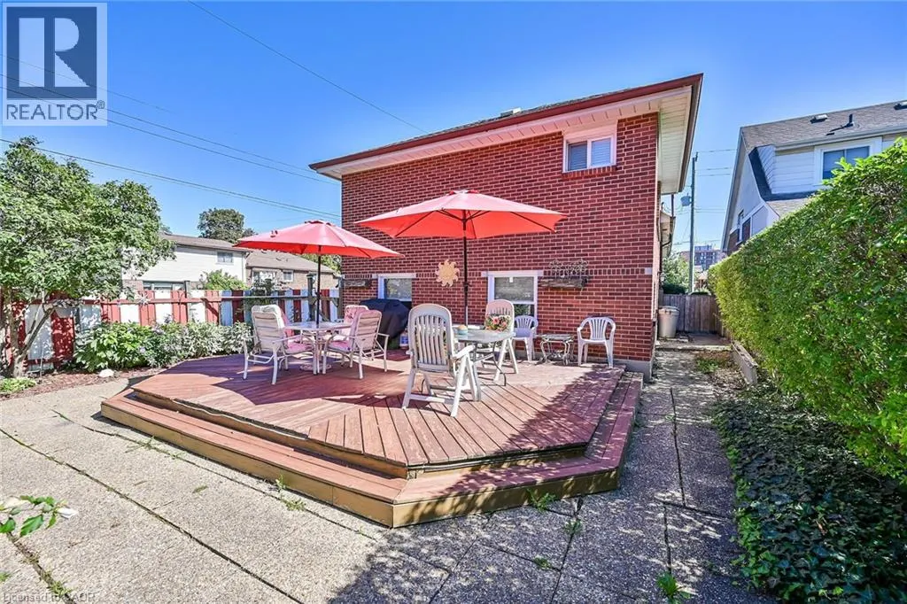 27 PARADISE Road N