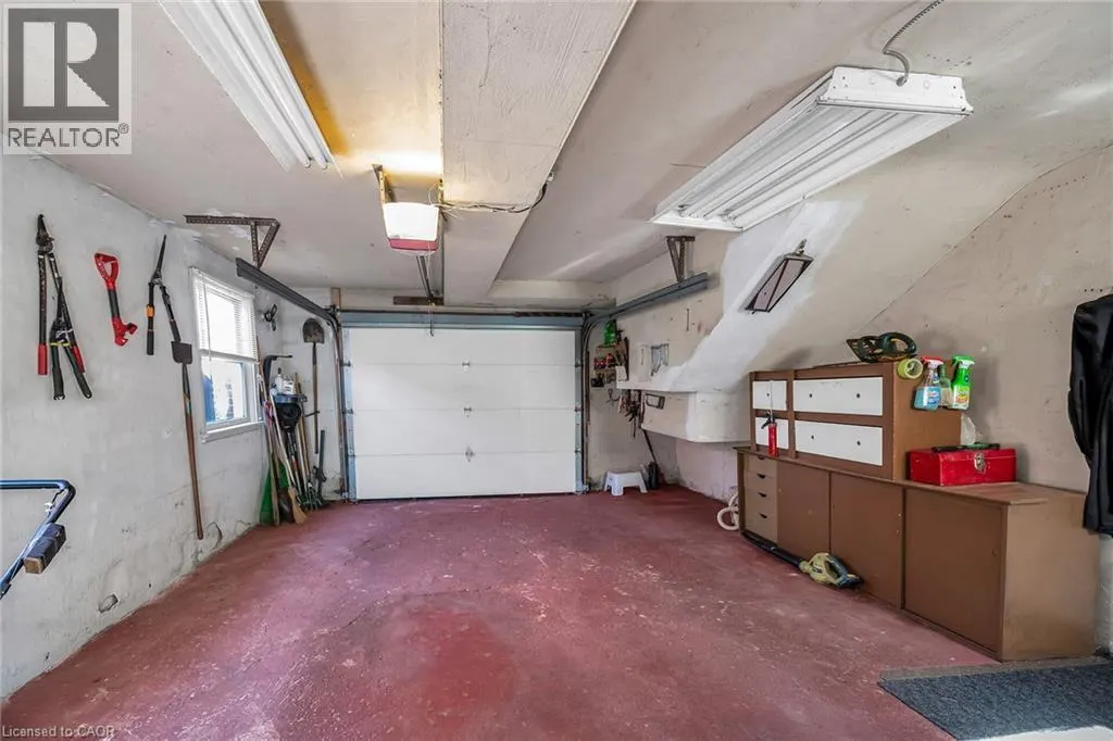 27 PARADISE Road N