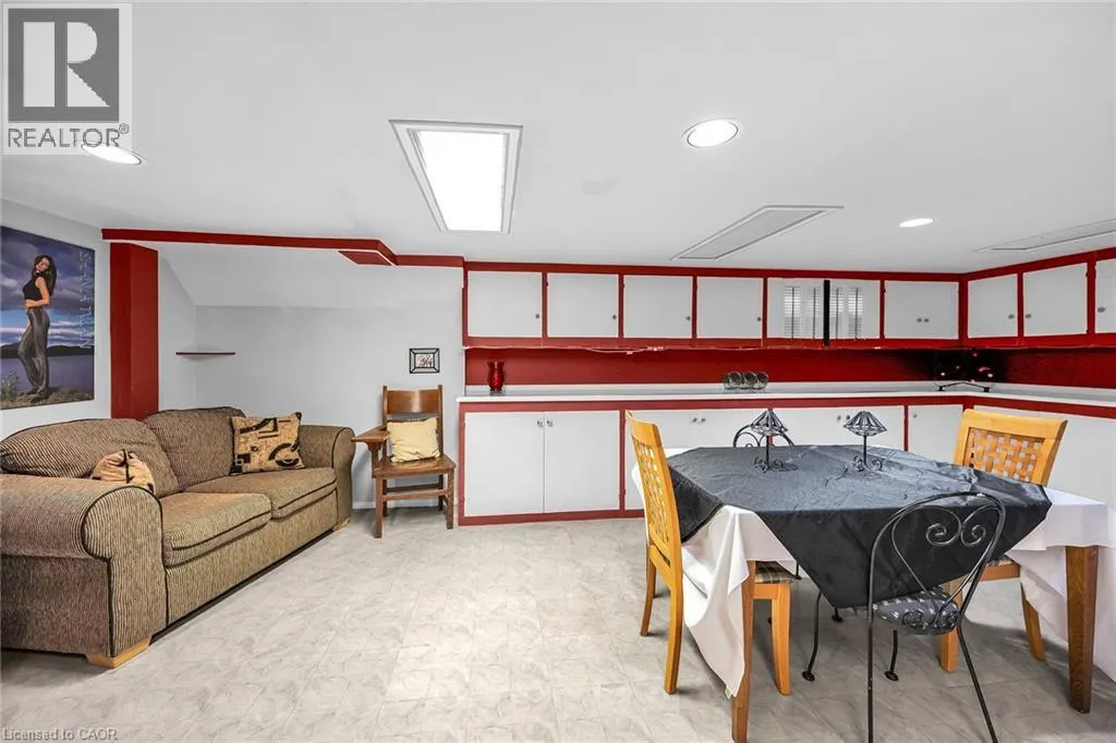 27 PARADISE Road N