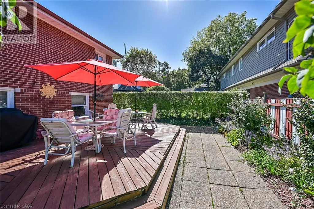 27 PARADISE Road N