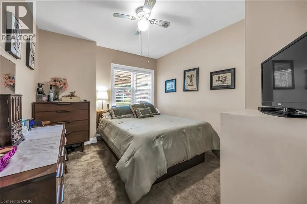 27 PARADISE Road N