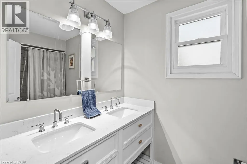 82 EAST 36TH Street