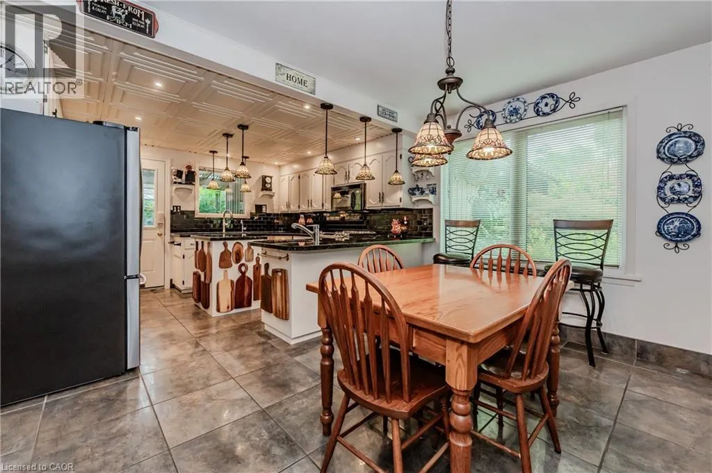 111 GRANDVIEW Drive