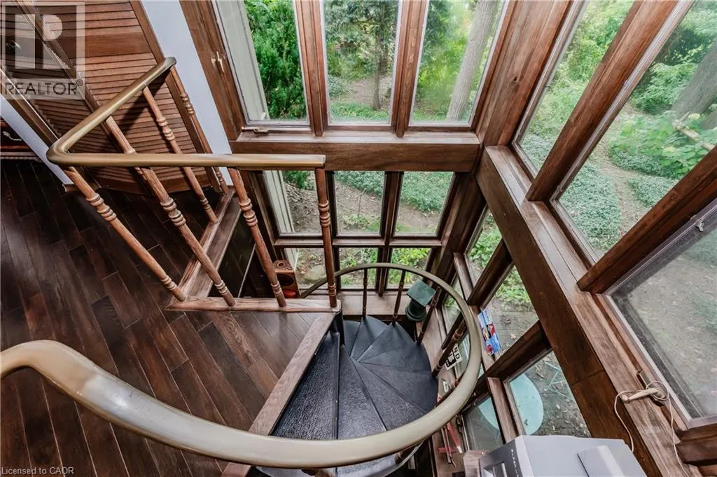111 GRANDVIEW Drive