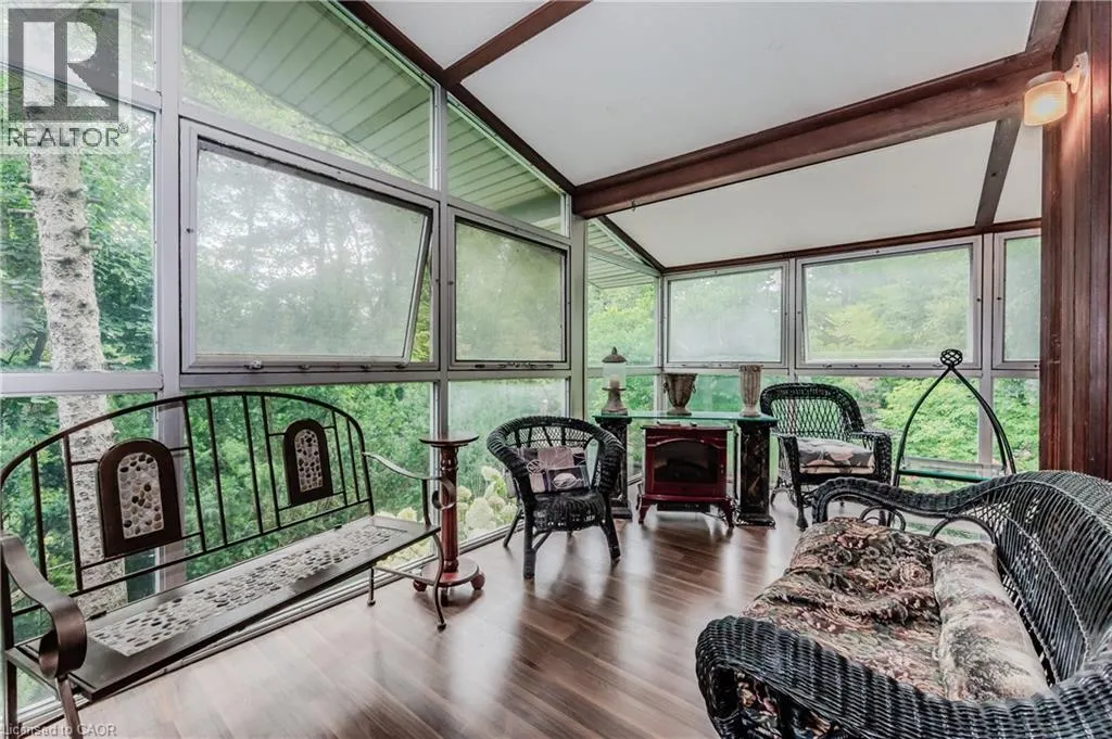 111 GRANDVIEW Drive