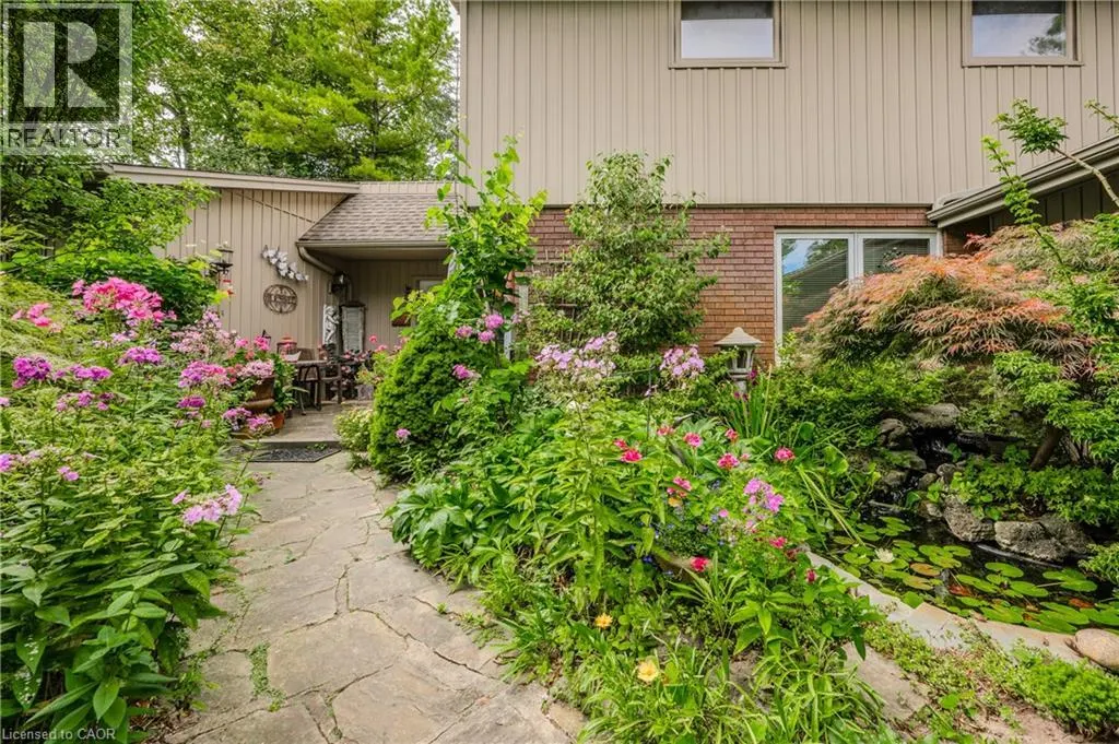 111 GRANDVIEW Drive
