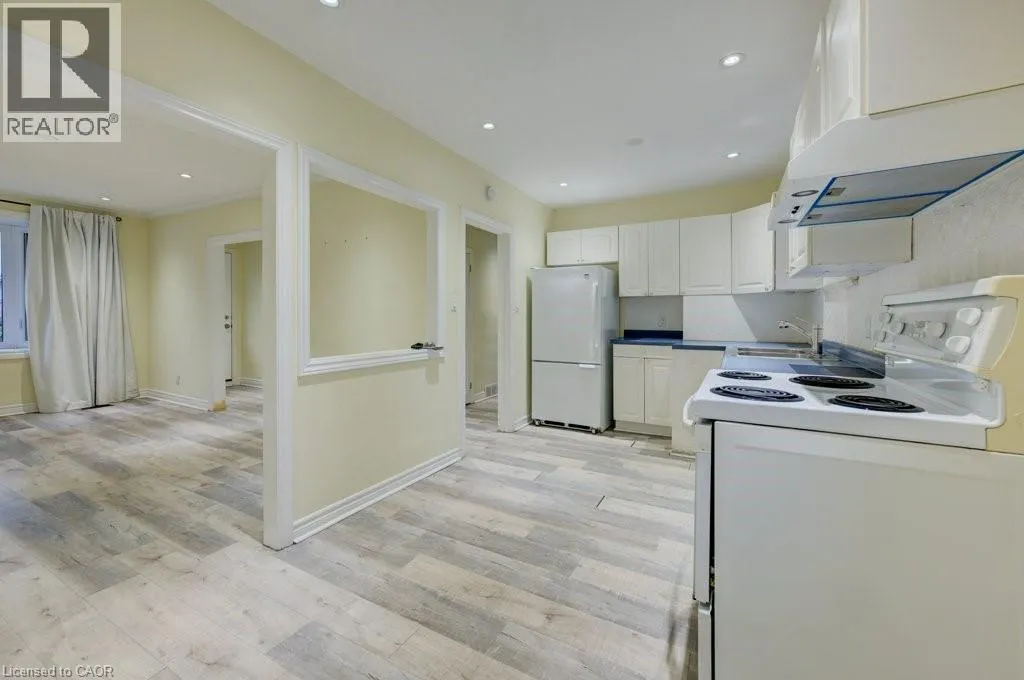 446 KINGSLEIGH Court