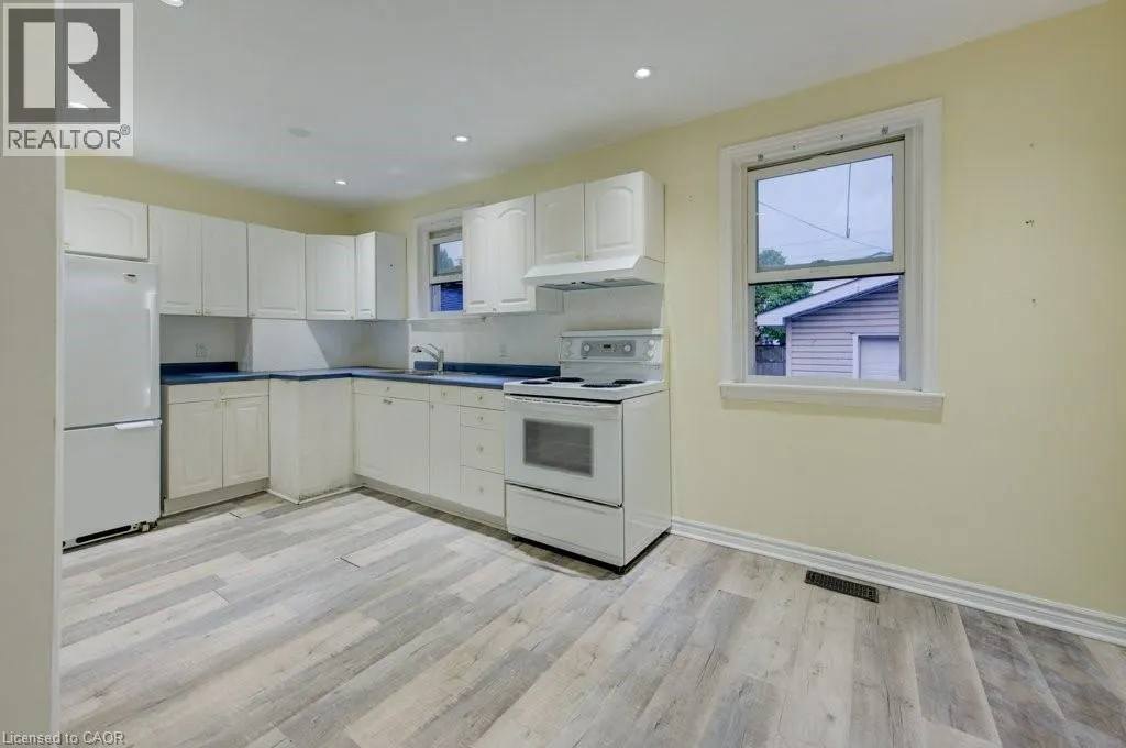 446 KINGSLEIGH Court