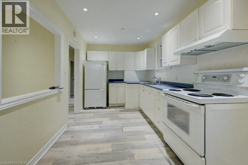 446 KINGSLEIGH Court