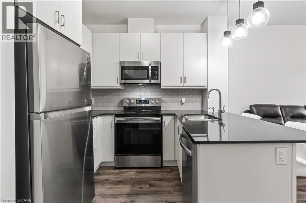 102 GROVEWOOD Common Unit# 121, #121