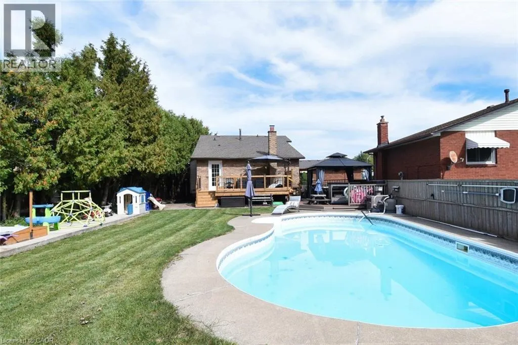 14 BASIN Crescent