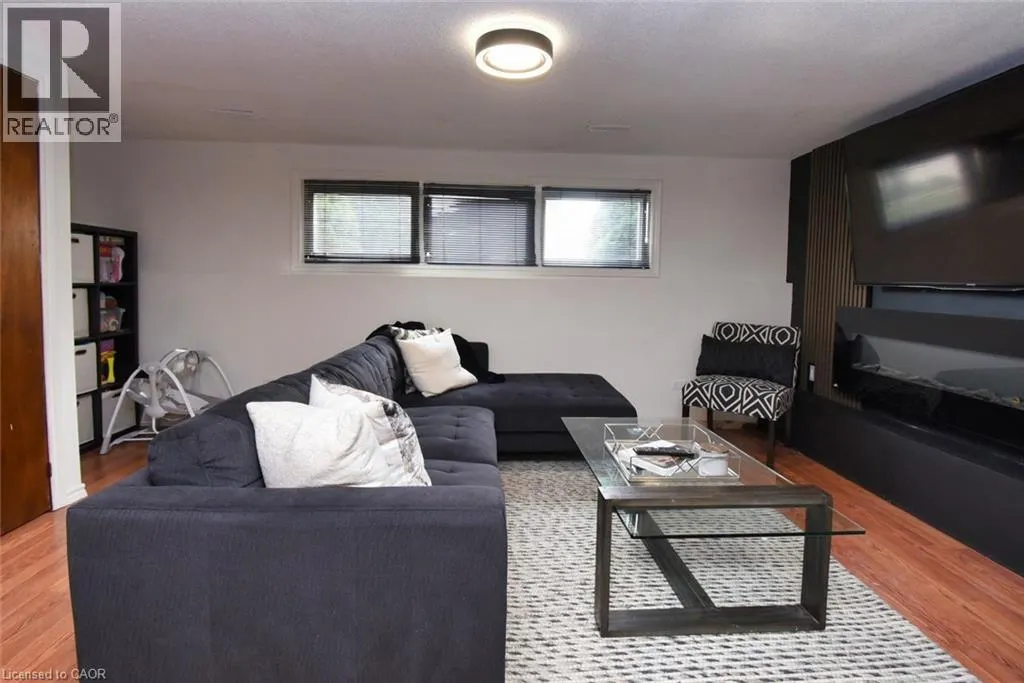14 BASIN Crescent