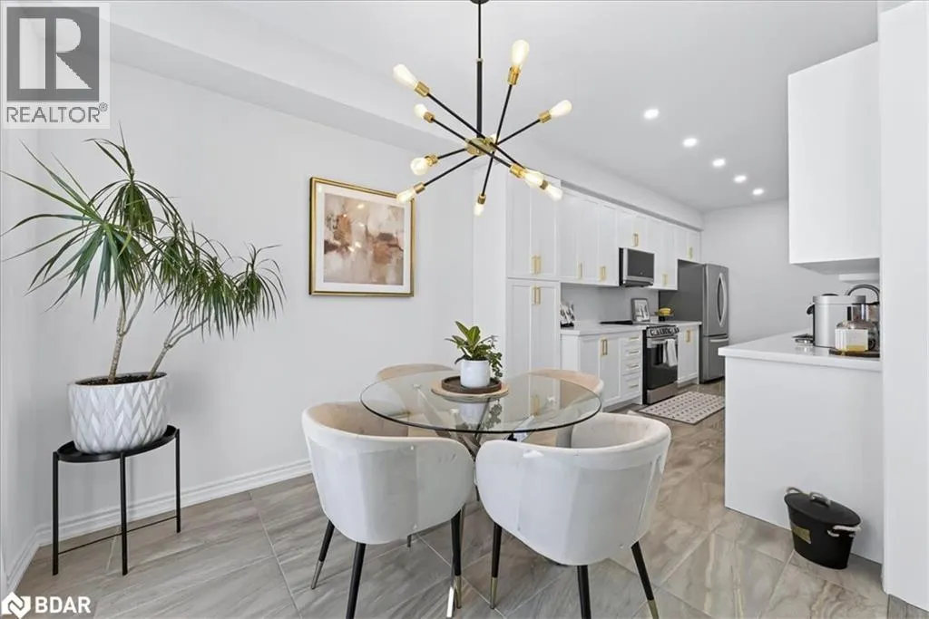 84 FERRAGINE Crescent