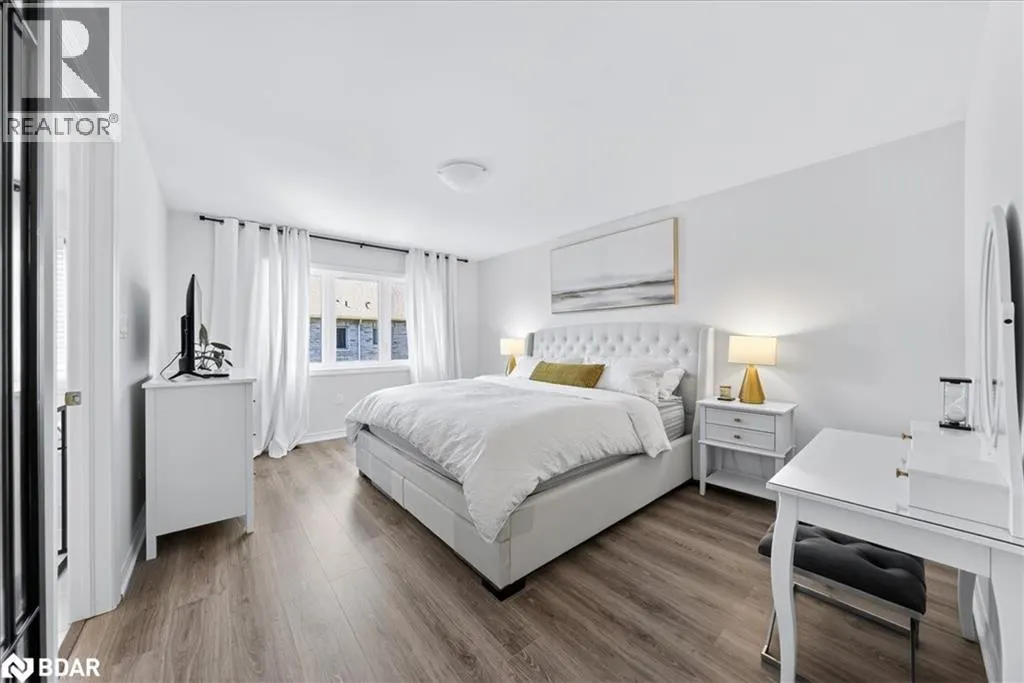 84 FERRAGINE Crescent
