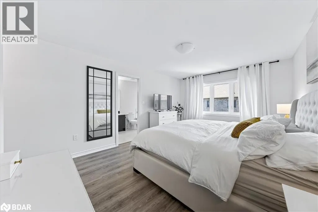 84 FERRAGINE Crescent
