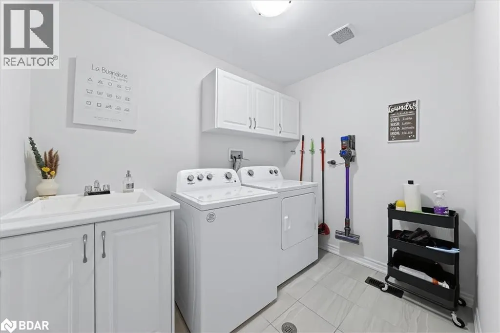84 FERRAGINE Crescent