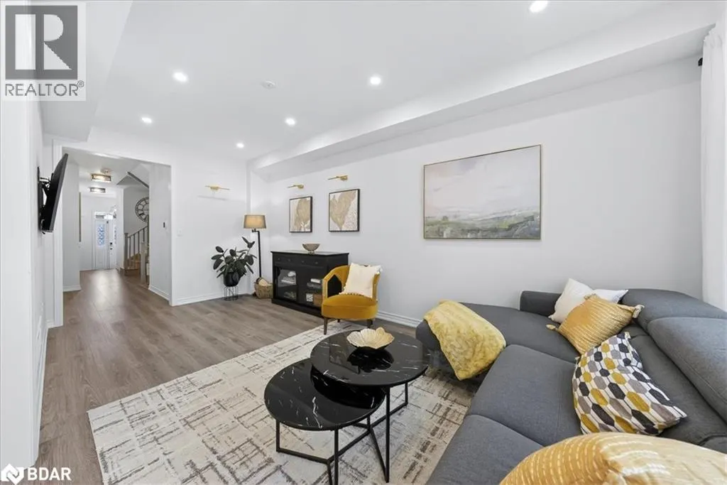 84 FERRAGINE Crescent
