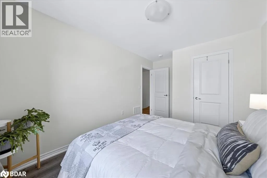 84 FERRAGINE Crescent