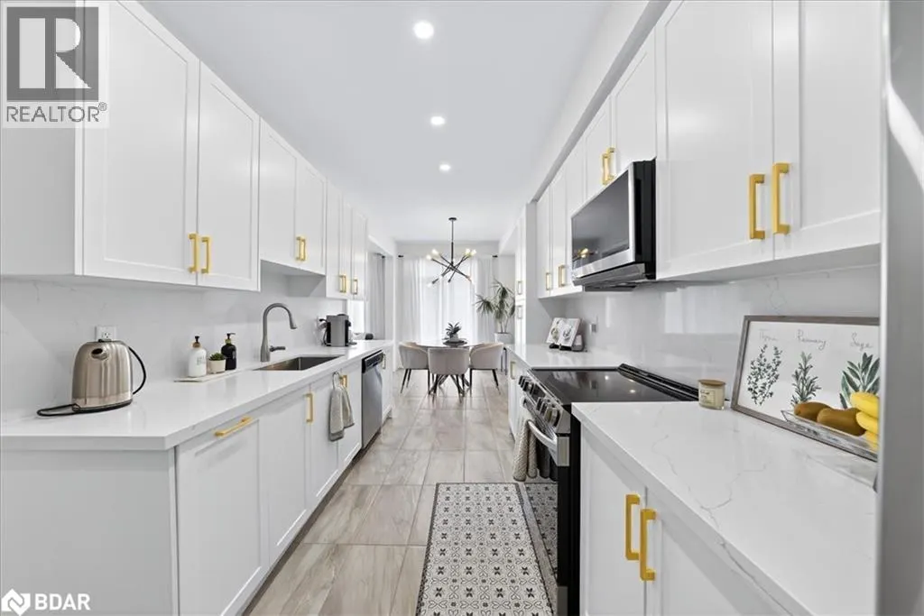 84 FERRAGINE Crescent