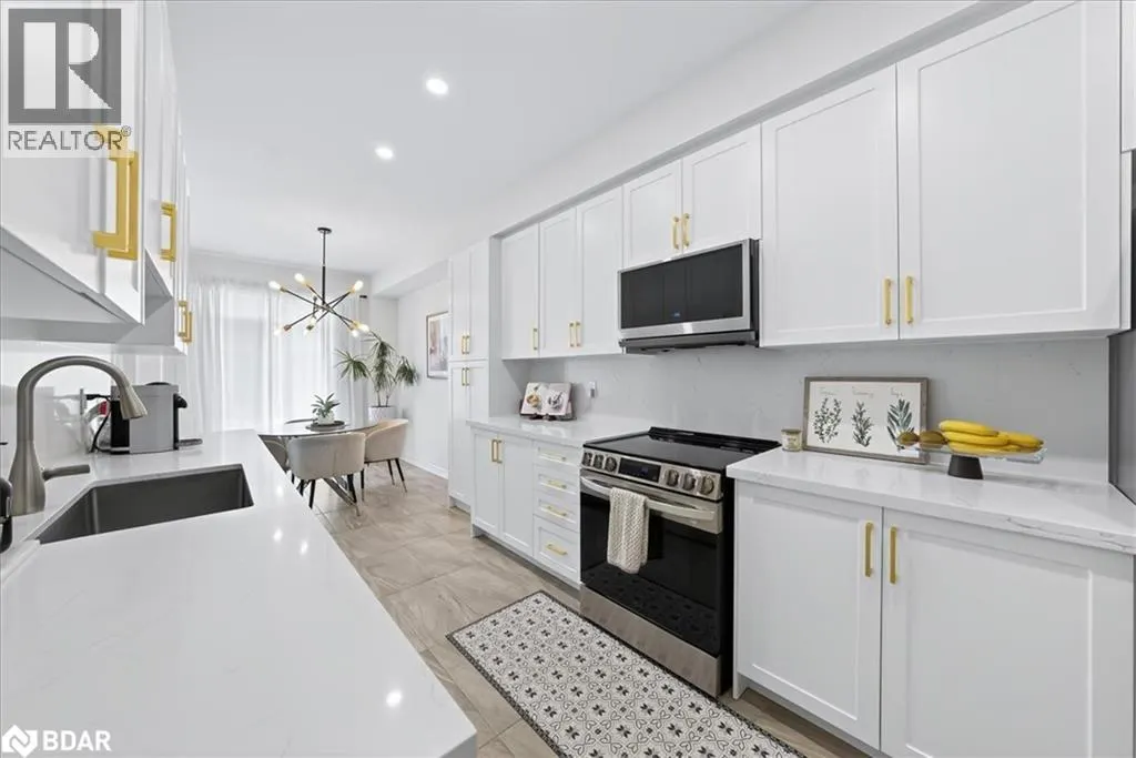 84 FERRAGINE Crescent