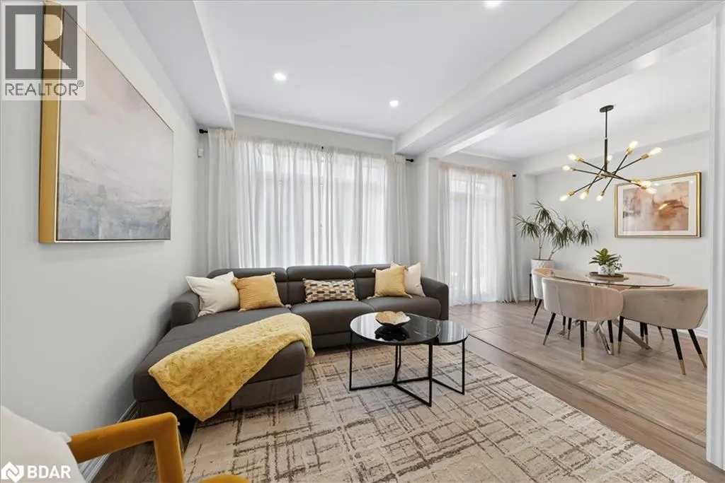 84 FERRAGINE Crescent